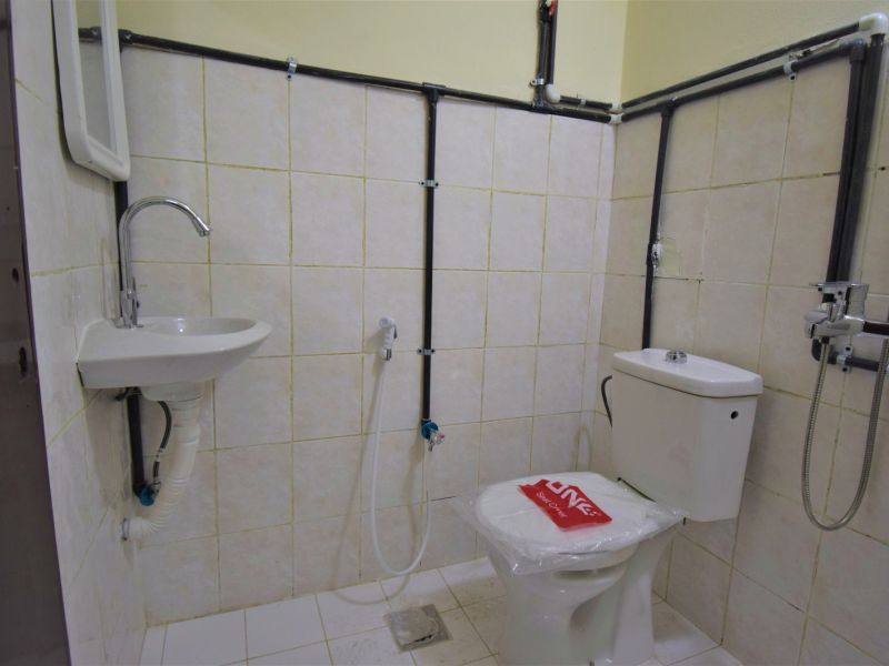 Room With Attached Bathroom Available In a Villa Abu Hail DeiraDeira